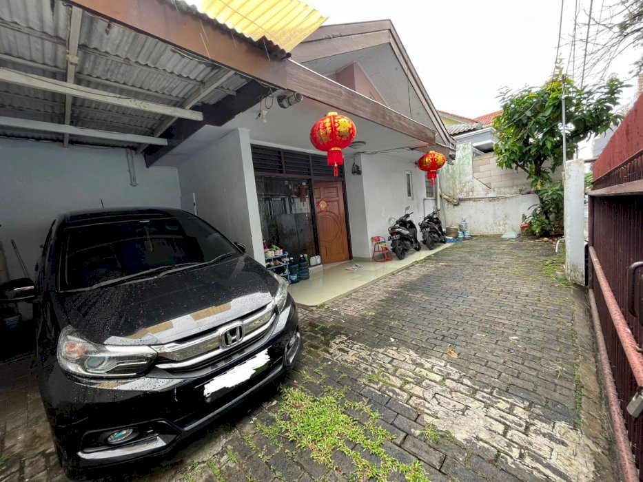 Jual Rumah 1Â½ Lantai di Semeru Grogol