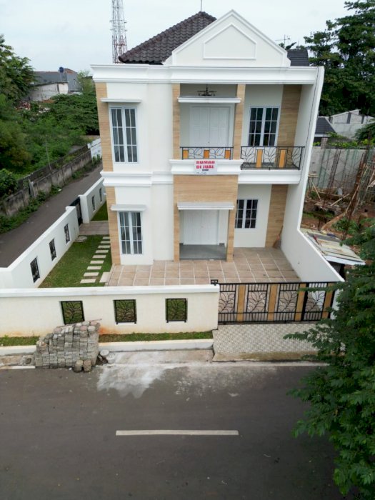 Rumah posisi hook akses lebar komplek elite di Pondok Kelapa Jaktim