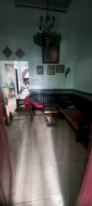 Rumah kampung nyaman dan asri
