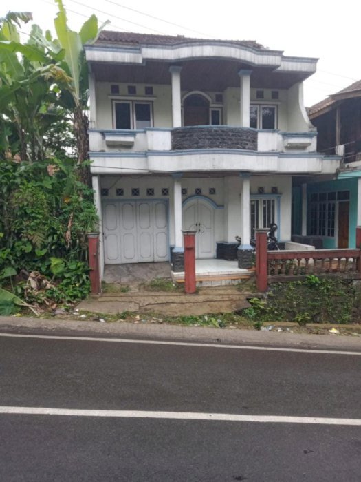 Di jual rumah murah,ruangan besar