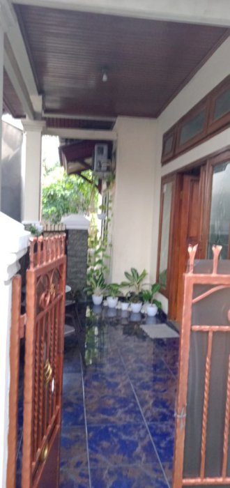 Dijual rumah 2 lantai, lokasi strategis
