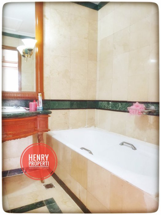 Dijual Unit 3BR + 1 Study Terbaik di Somerset Grand Citra View Pool