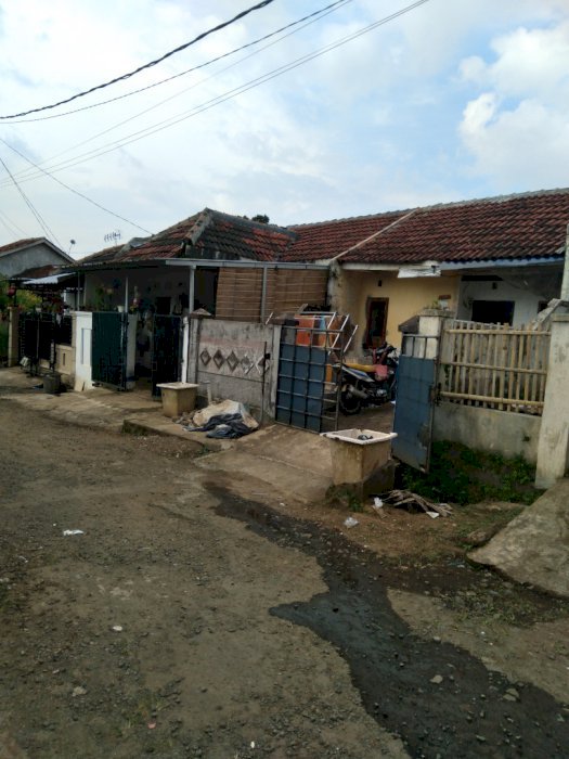 Take over Rumah komplek puri Banjaran Asri Blok B4 No.10