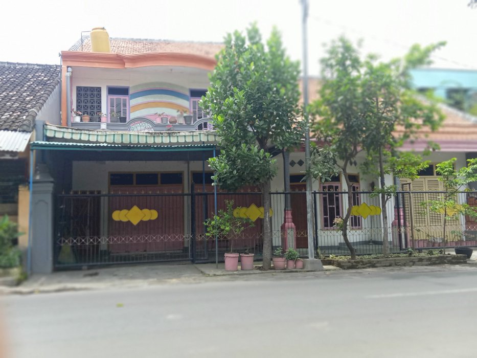 Rumah dan toko dijual tanpa perantara