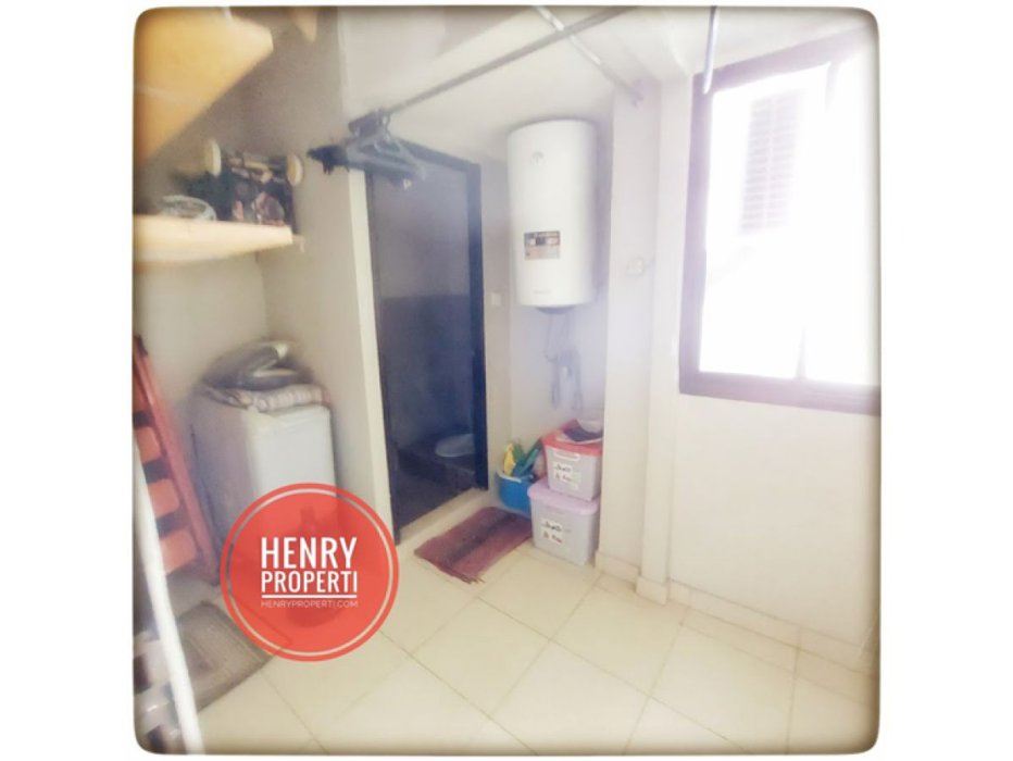 Dijual Unit Terbaik 2+1BR Furnish Lantai Tengah di Apt Taman Rasuna