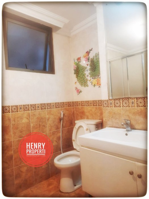 Dijual Unit Istimewa 2+1BR Hadap Timur di Apt. Taman Rasuna