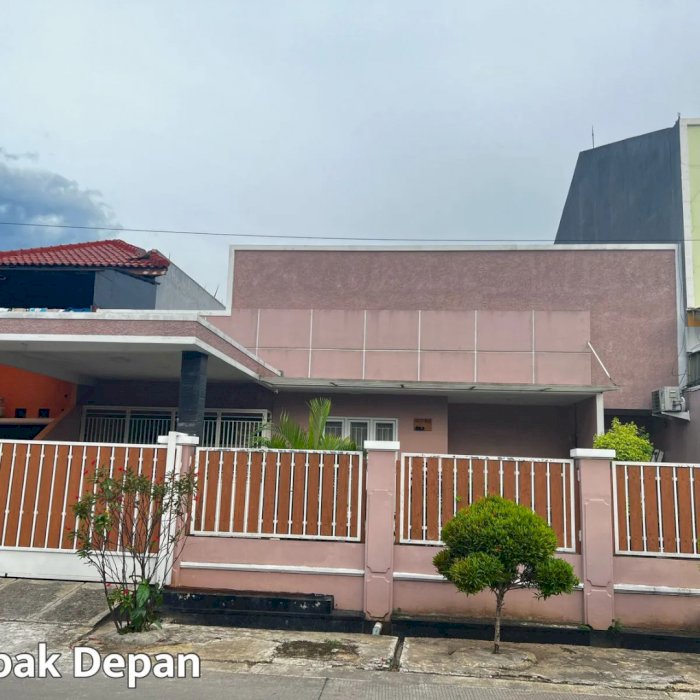 Rumah bagus dipinggir jalan raya karawaci jakarta barat