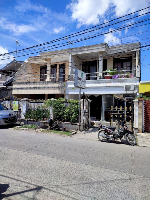 Rumah pinggir jln raya perumnas jakasampurna cocok untuk usaha