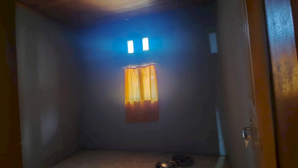 mau pindahan, jdi jual rumah aja.