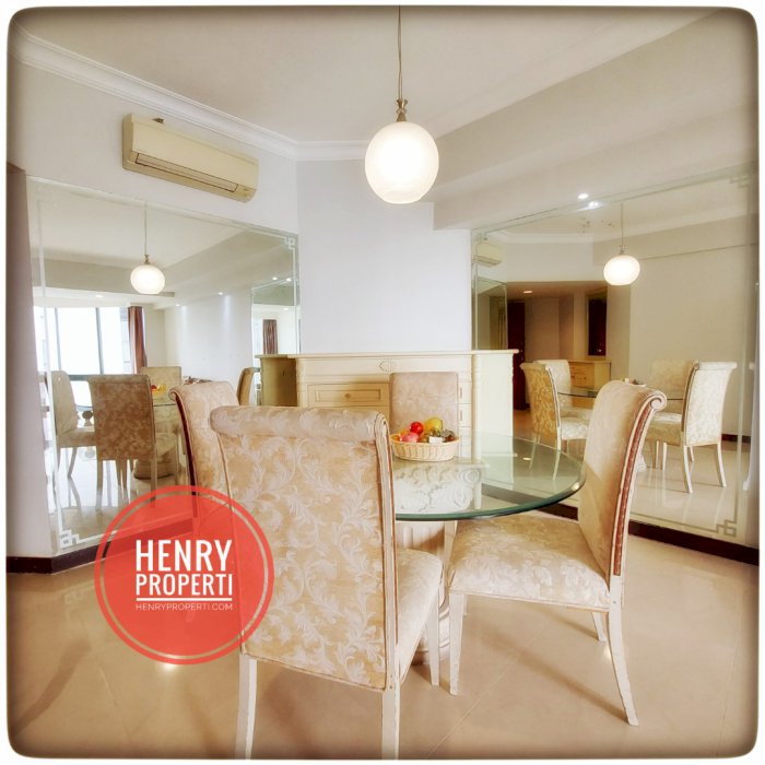 Taman Anggrek Condominium Harga Spesial 2+1BR Furnish View Taman+City