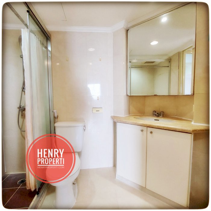 Taman Anggrek Condominium Harga Spesial 2+1BR Furnish View Taman+City