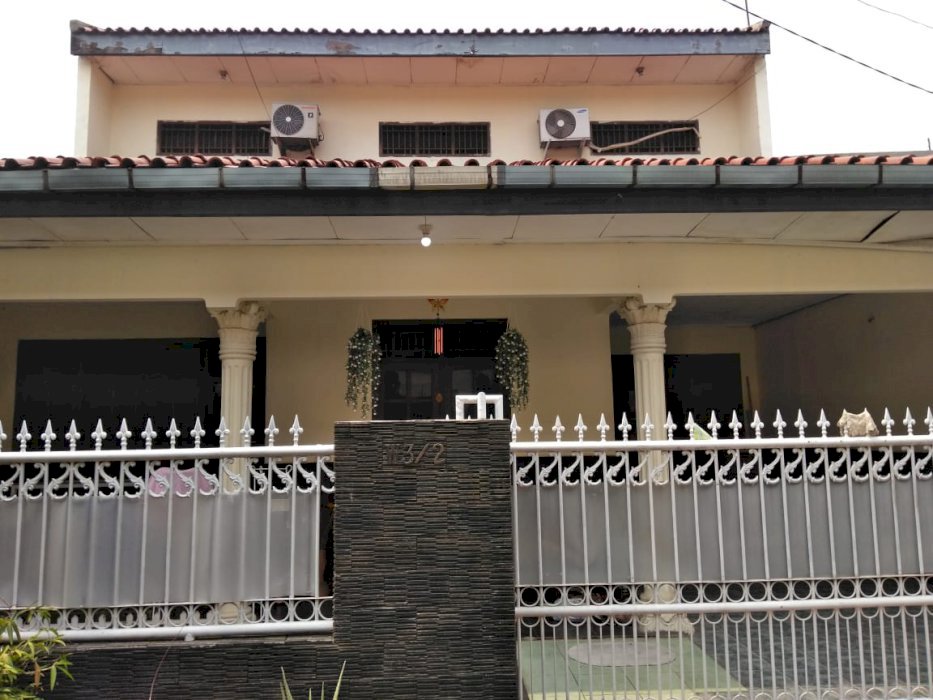 Dijual rumah hitung tanah di Jakarta Timur