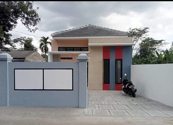 Rumah Cantik "Konsep  Villa" Pinggir Jalan