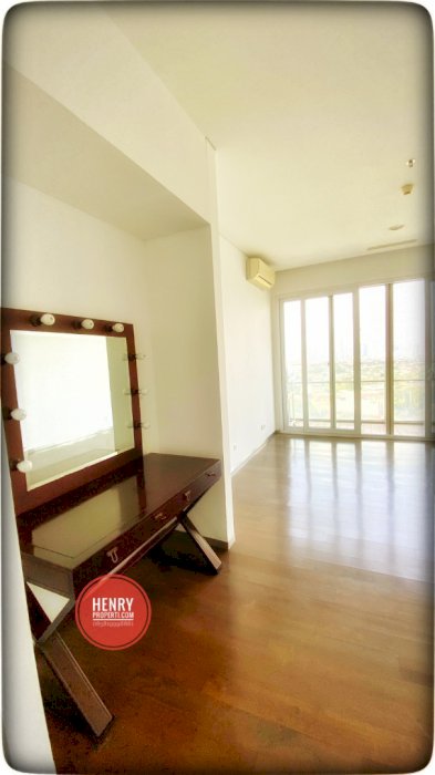 Dijual Penthouse Nirvana Kemang Residence Semi Furnish Best City View