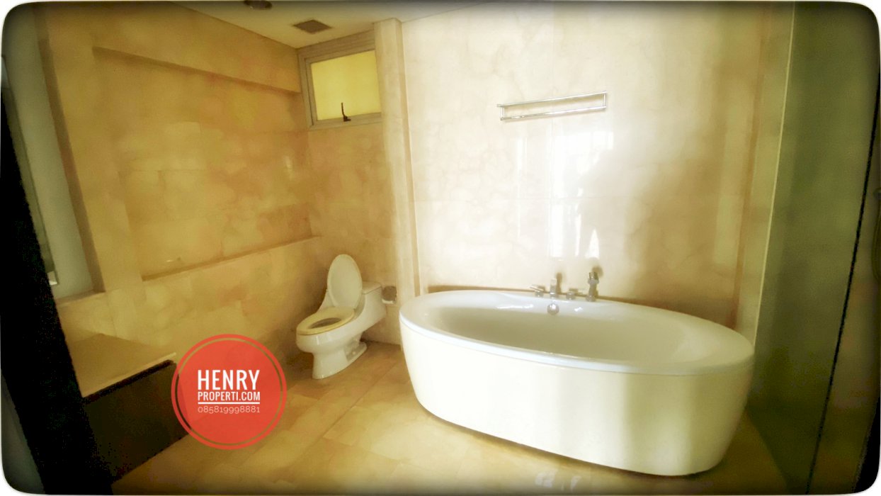 Dijual Penthouse Nirvana Kemang Residence Semi Furnish Best City View