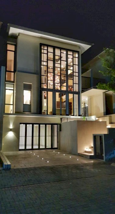 DI JUAL RUMAH  2 LANTAI DI NAVAPARK BSD SERPONG TANGERANG SELATAN