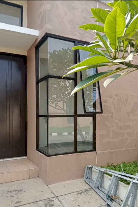 Rumah siap huni depan Taman di cluster Nusa Aryana karawaci Tangerang