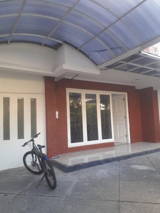 DISEWAKAN RUMAH 2 LANTAI MEWAH PONDOK INDAH JAKARTA SELATAN