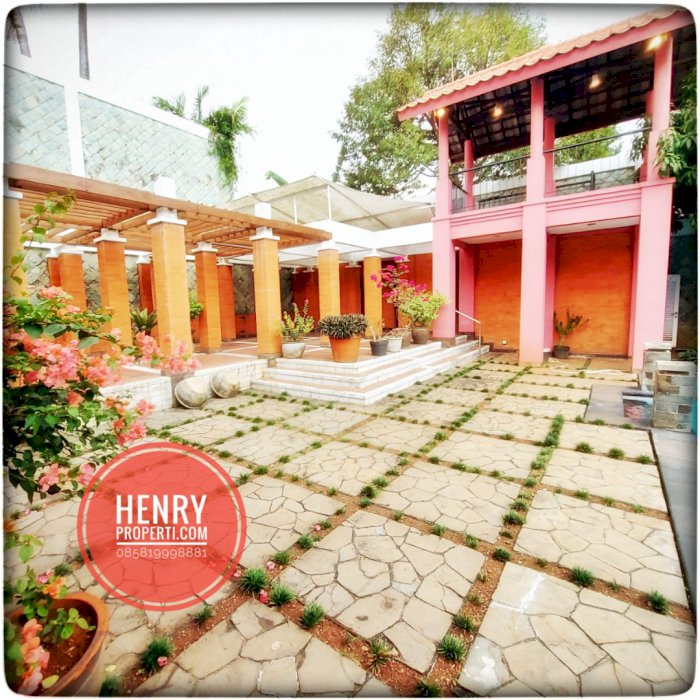 For Rent Nice and Spacious House Semi Furnish at pondok indah