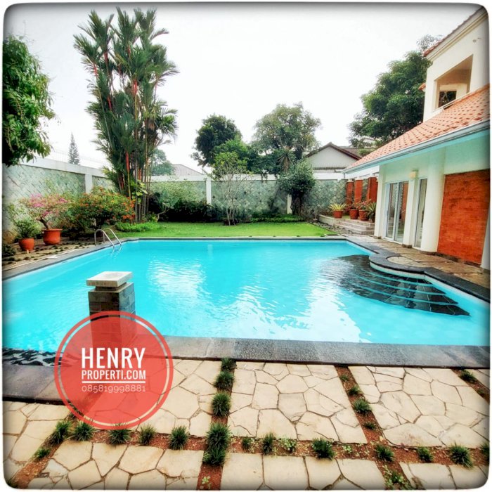 For Rent Nice and Spacious House Semi Furnish at pondok indah