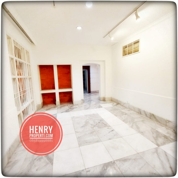 For Rent Nice and Spacious House Semi Furnish at pondok indah