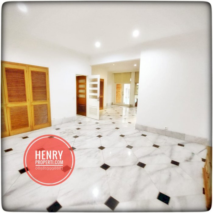 For Rent Nice and Spacious House Semi Furnish at pondok indah