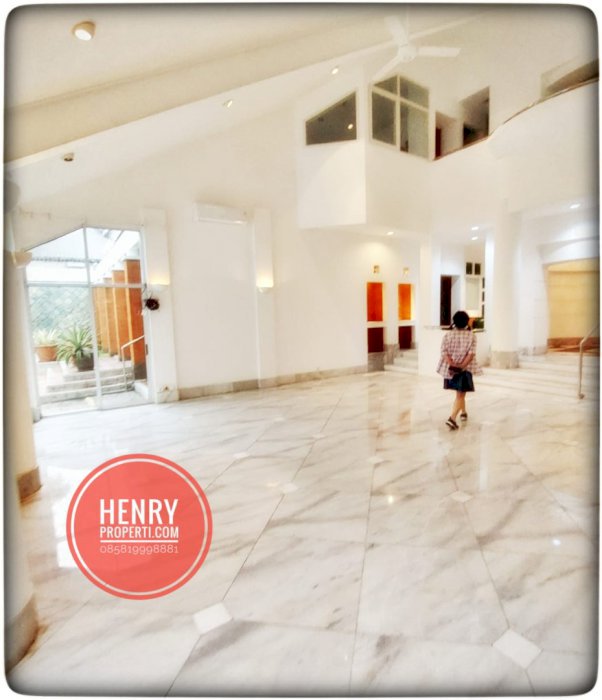 For Rent Nice and Spacious House Semi Furnish at pondok indah