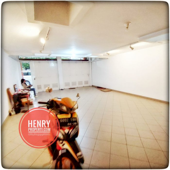 For Rent Nice and Spacious House Semi Furnish at pondok indah