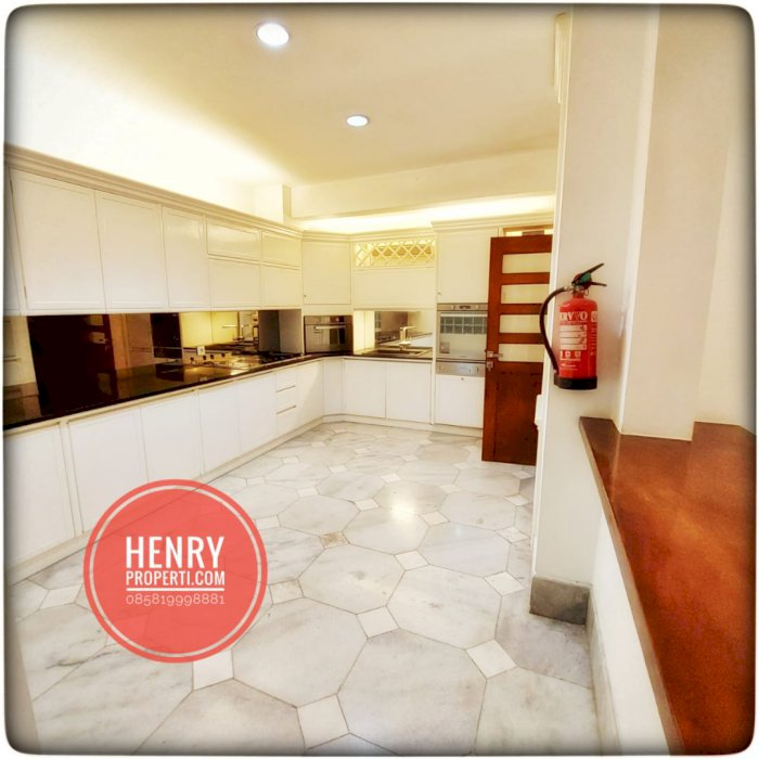 For Rent Nice and Spacious House Semi Furnish at pondok indah
