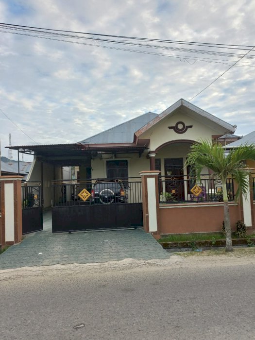 Jual rumah sekaligus isinya