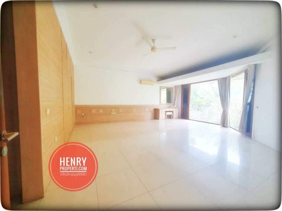 Disewakan Rumah Baru Renov Kamar 4+1BR Dekat Sekolah JIS