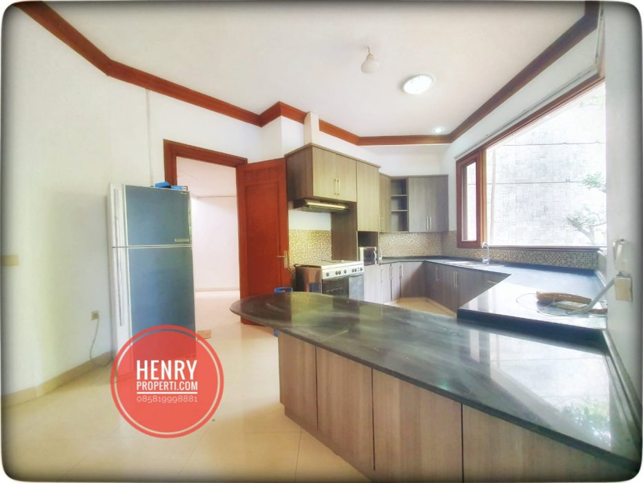 Disewakan Rumah Baru Renov Kamar 4+1BR Dekat Sekolah JIS