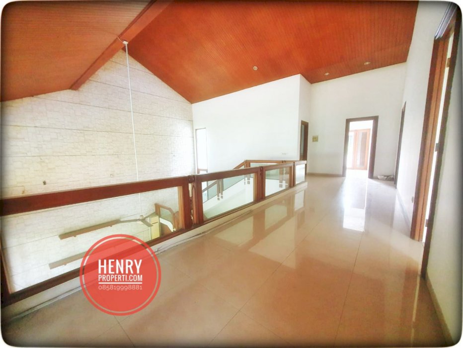 Disewakan Rumah Baru Renov Kamar 4+1BR Dekat Sekolah JIS