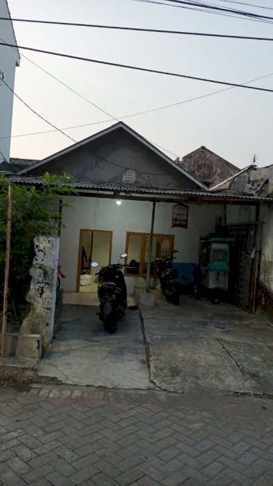 Dijual Rumah SHM  alamat jl karang rejotimir  no 16 Surabaya