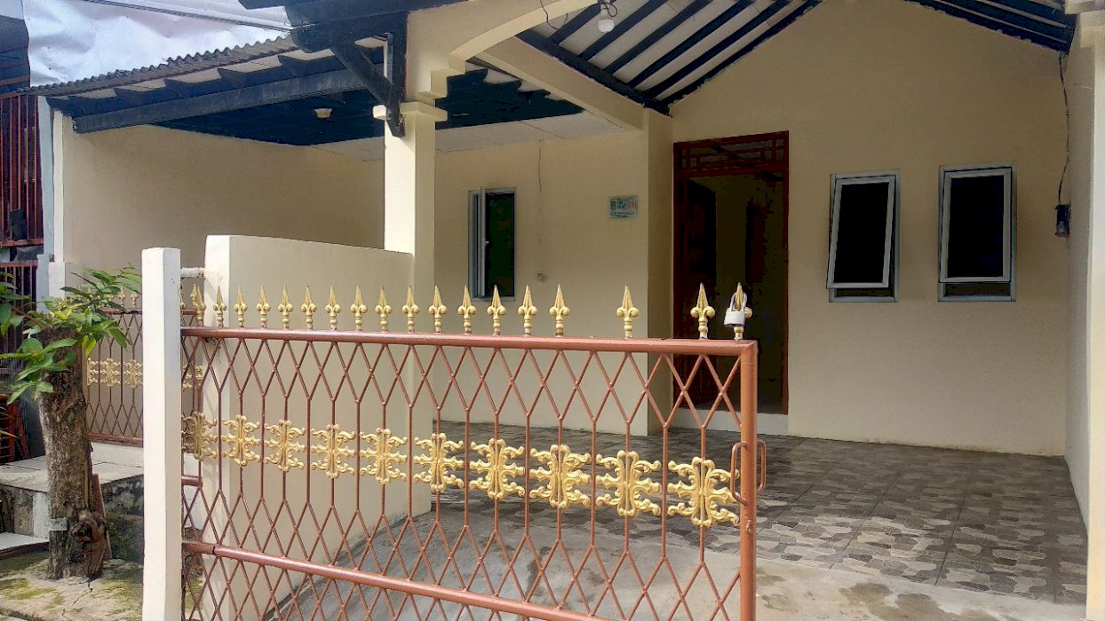 Rumah dalam komplek pondok kacang prima pondok aren Bintaro bisa KPR