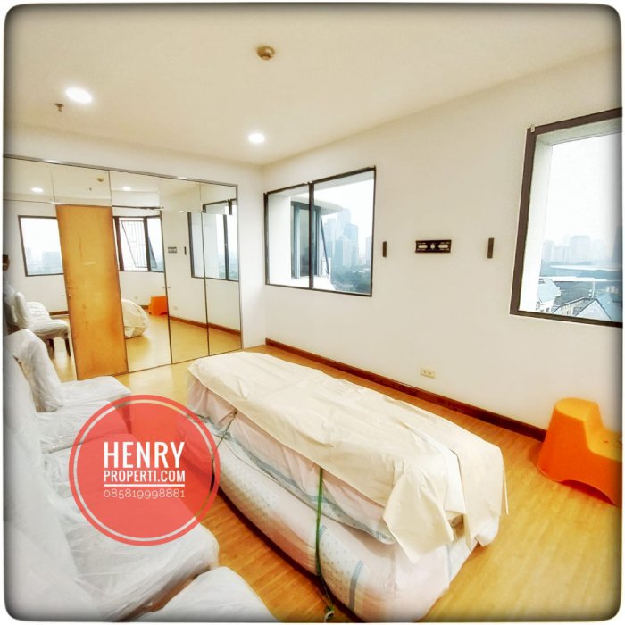 Dijual Cepat Unit Renov 3+1 BR Best View di Park Royale Executive
