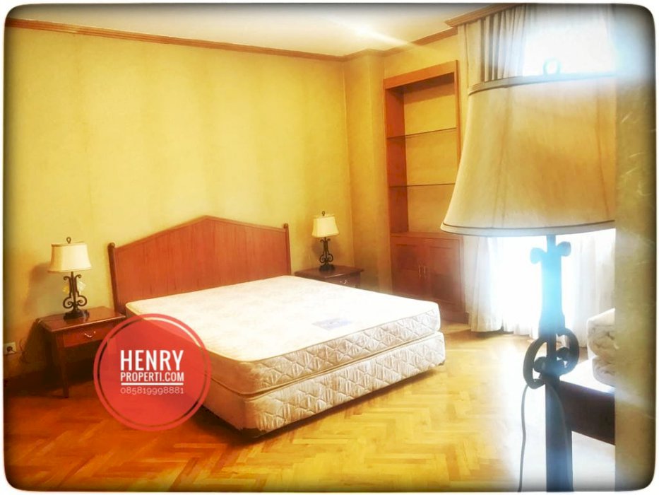 Dijual Cepat 50% NJOP unit 2+1 BR Best View di Park Royale Executive