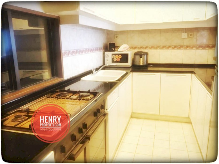 Dijual Cepat 50% NJOP unit 2+1 BR Best View di Park Royale Executive