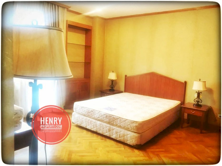 Dijual Cepat 50% NJOP unit 2+1 BR Best View di Park Royale Executive