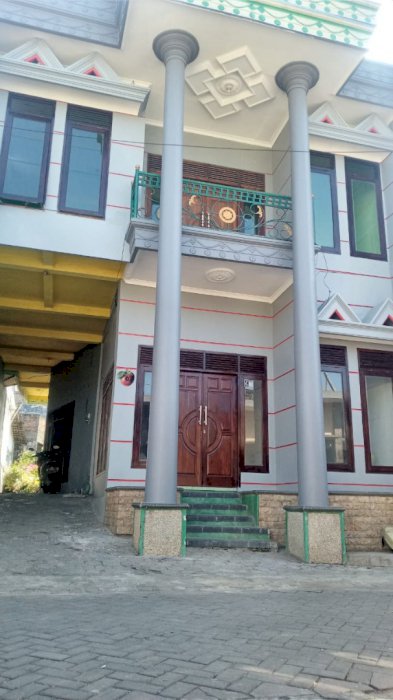 Rumah dijual 2 lantai, rumah siap huni