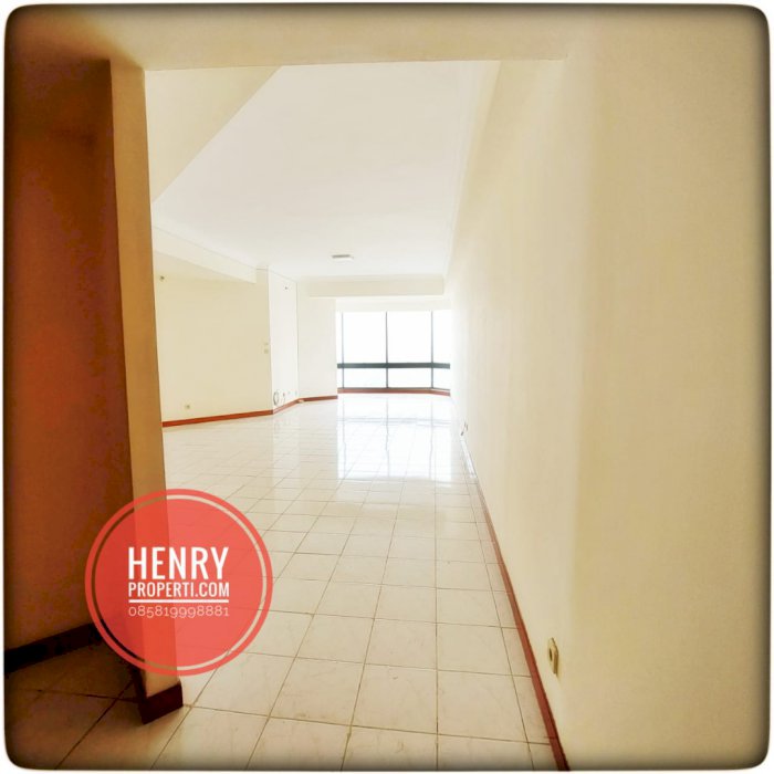Dijual Unit BEST VIEW 3+1 Taman Anggrek Condominium