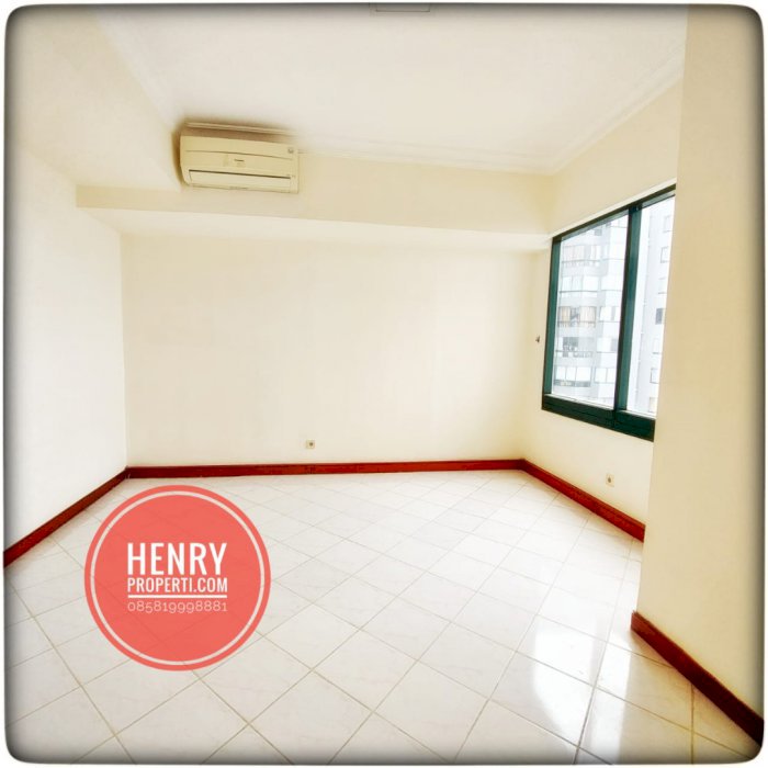 Dijual Unit BEST VIEW 3+1 Taman Anggrek Condominium