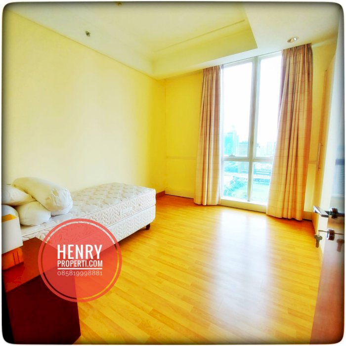 Dijual Cepat Apt Peak Sudirman 3+1BR Best City View Furnish Lt Tinggi