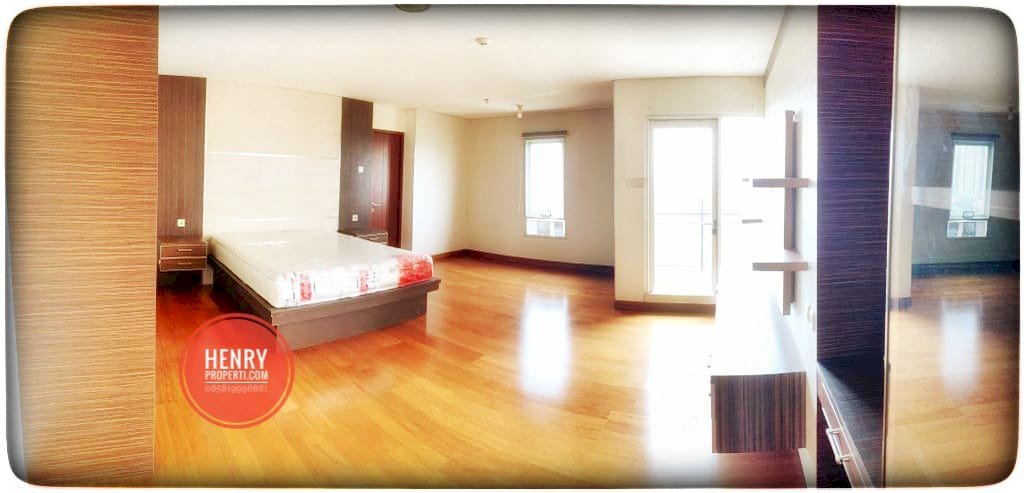Dijual  Unit Spesial 3+1 Furnish Big Size Permata Hijau Residence