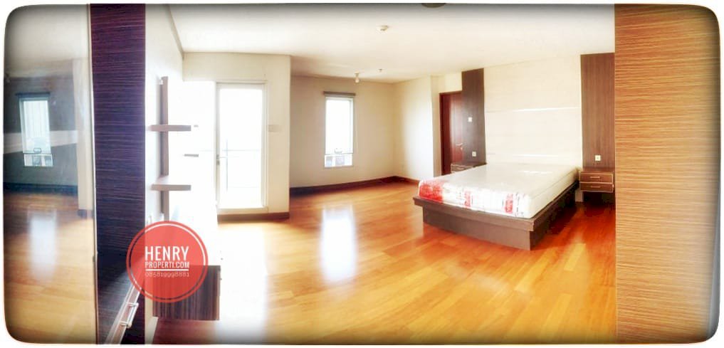 Dijual  Unit Spesial 3+1 Furnish Big Size Permata Hijau Residence