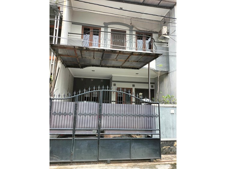 Dijual Rumah Siap Huni 2 Lantai Hadap Selatan  Jakarta Barat