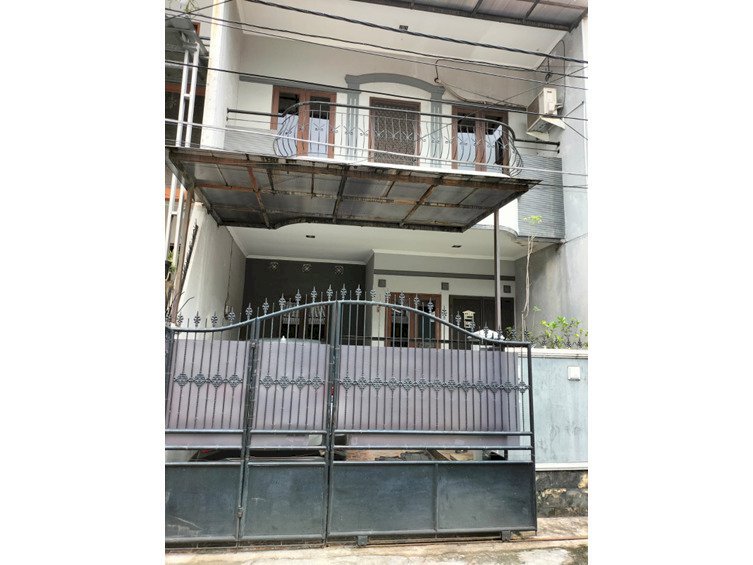 Dijual Rumah Siap Huni 2 Lantai Hadap Selatan  Jakarta Barat