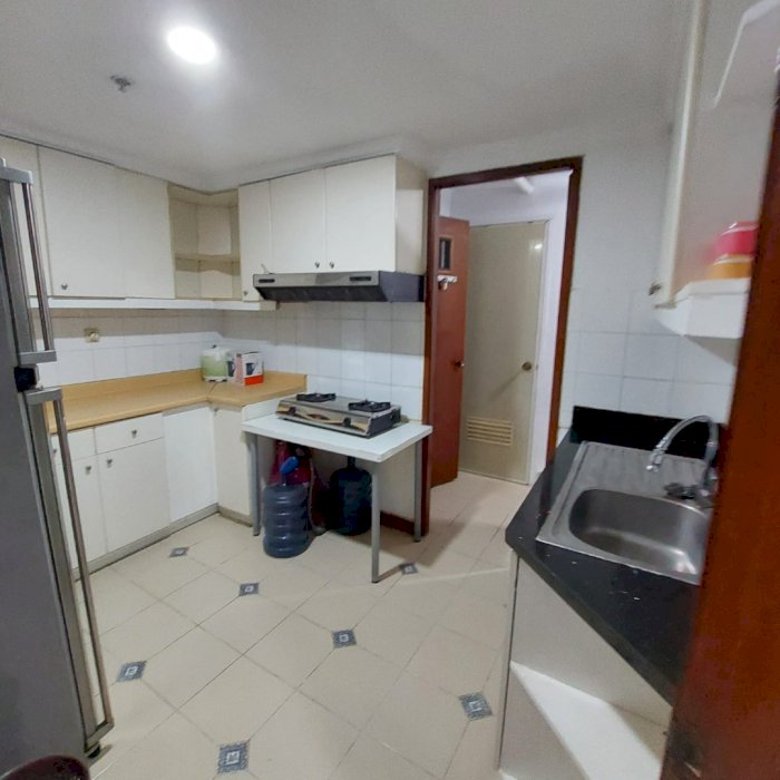 Disewakan Taman Anggrek 2+1BR Full Furnish and Renov City