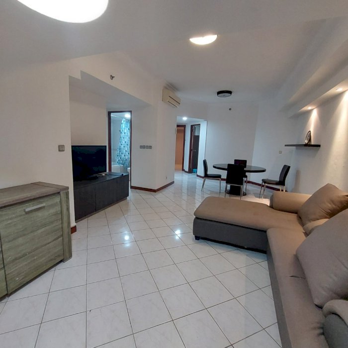 Disewakan Taman Anggrek 2+1BR Full Furnish and Renov City