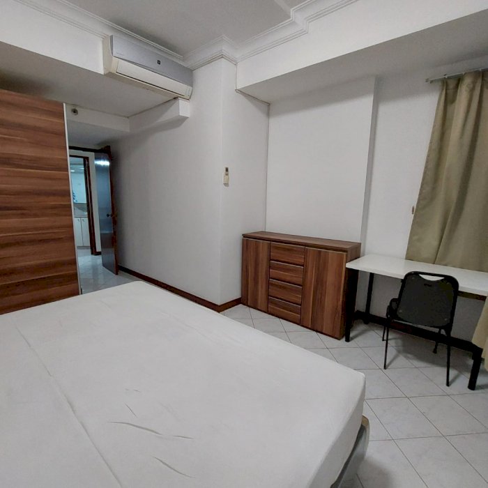 Disewakan Taman Anggrek 2+1BR Full Furnish and Renov City